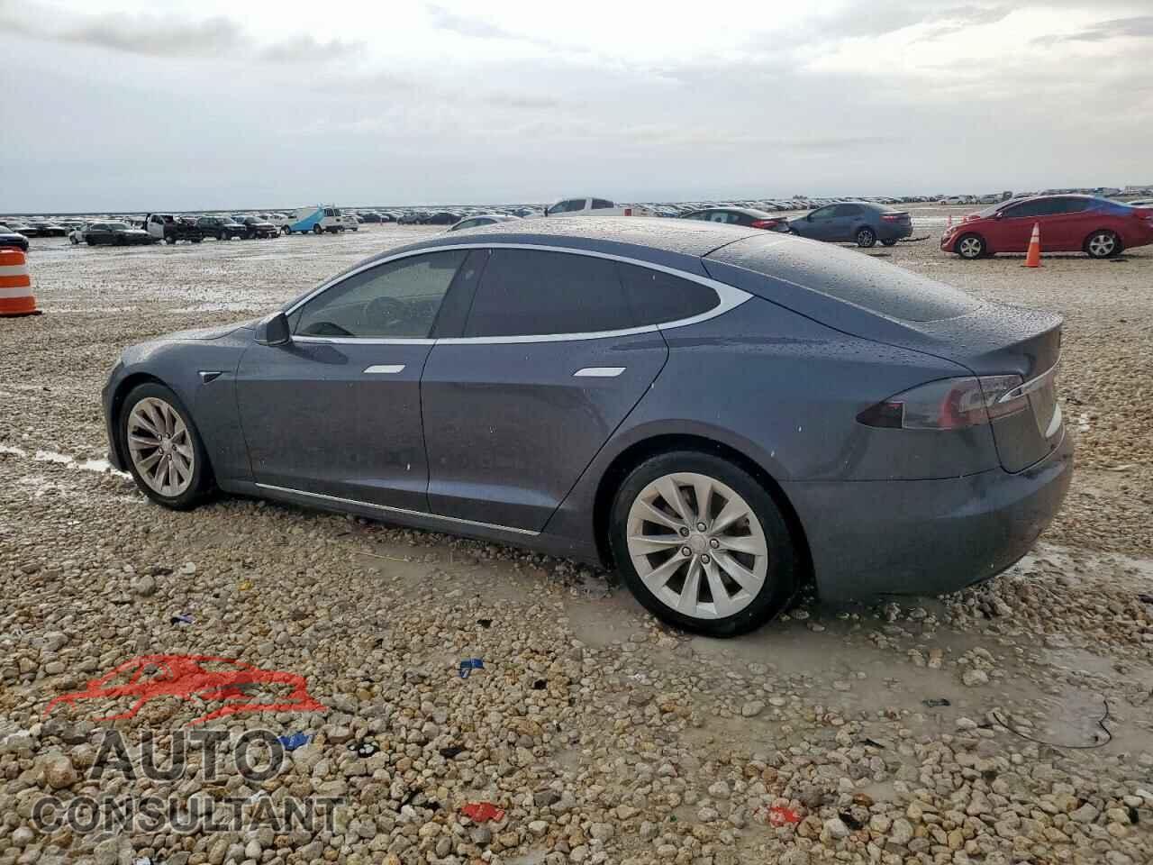 TESLA MODEL S 2017 - 5YJSA1E15HF188220
