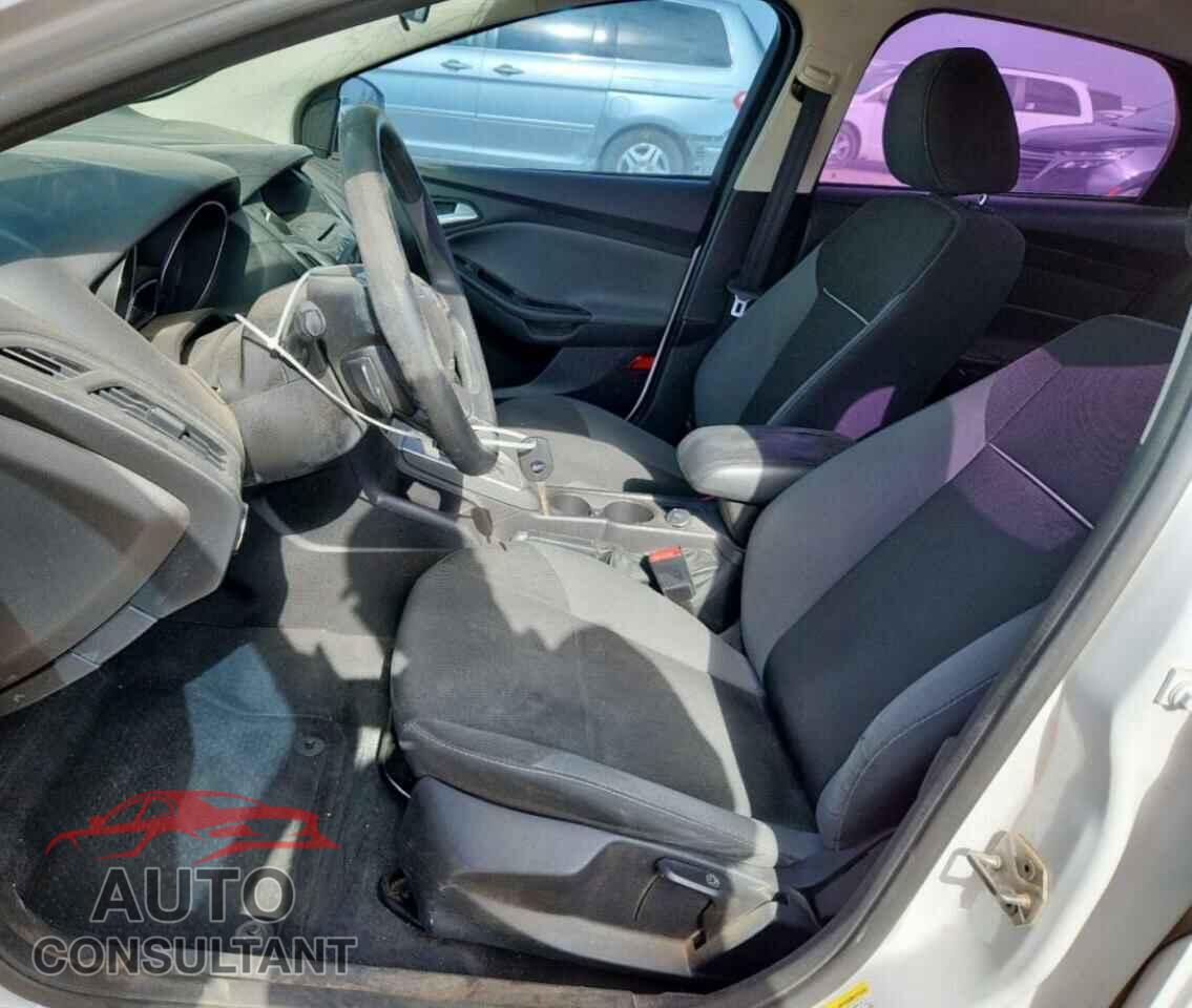 FORD FOCUS 2014 - 1FADP3F24EL208367
