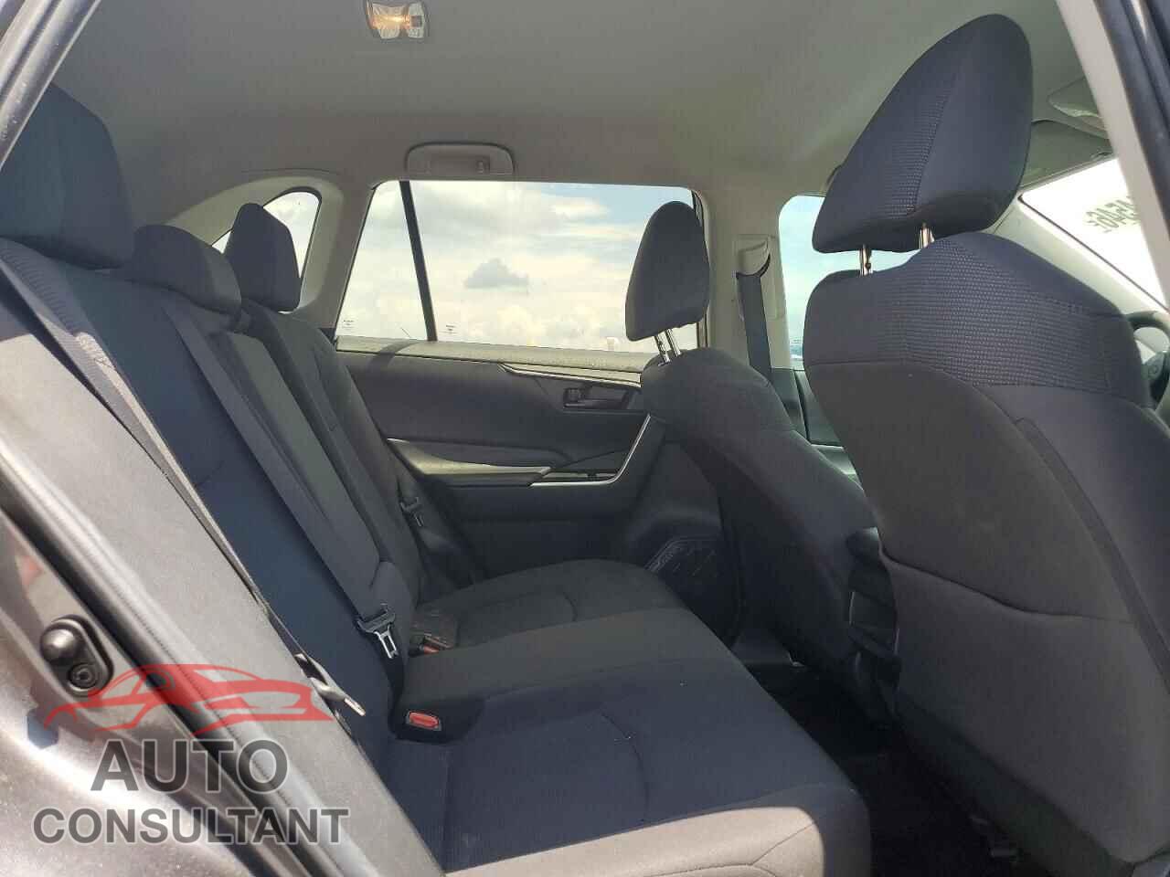 TOYOTA RAV4 2019 - 2T3H1RFVXKC027147