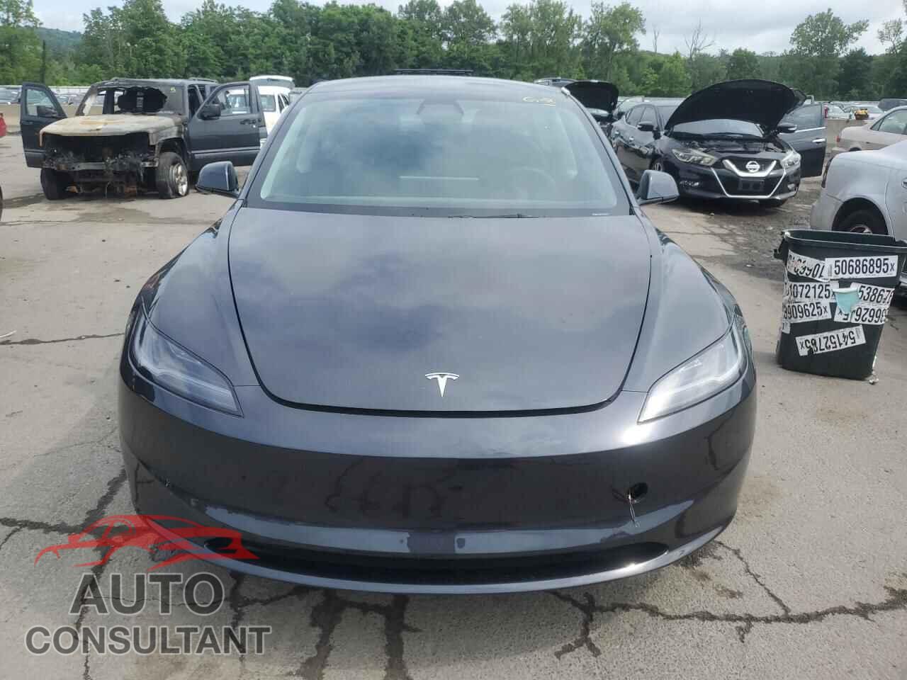 TESLA MODEL 3 2024 - 5YJ3E1EA4RF857796