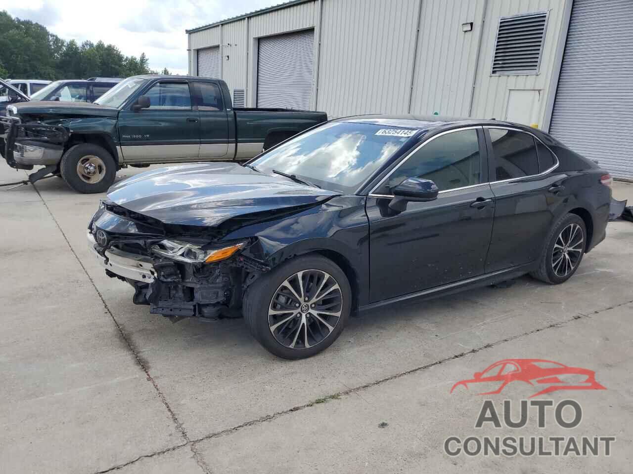 TOYOTA CAMRY 2020 - 4T1G11AK4LU930462