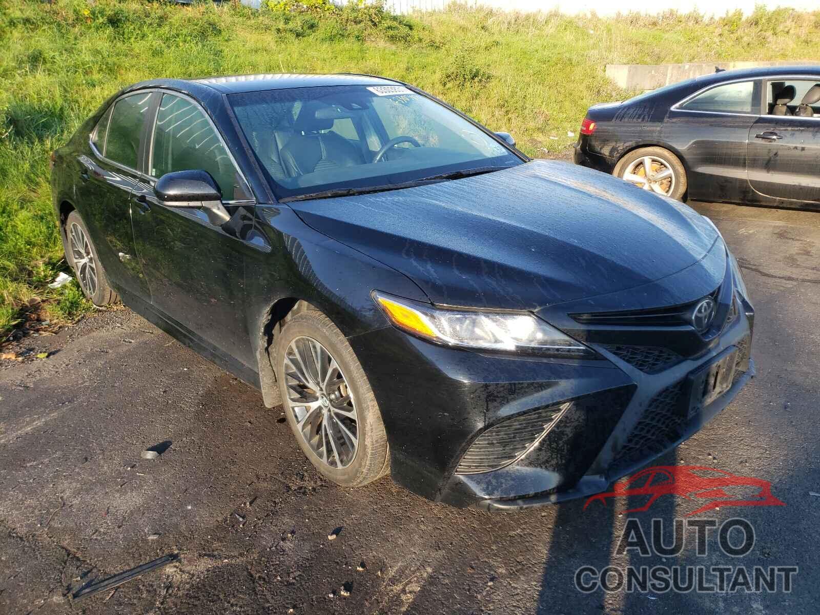 TOYOTA CAMRY 2018 - 4T1B11HK8JU646376