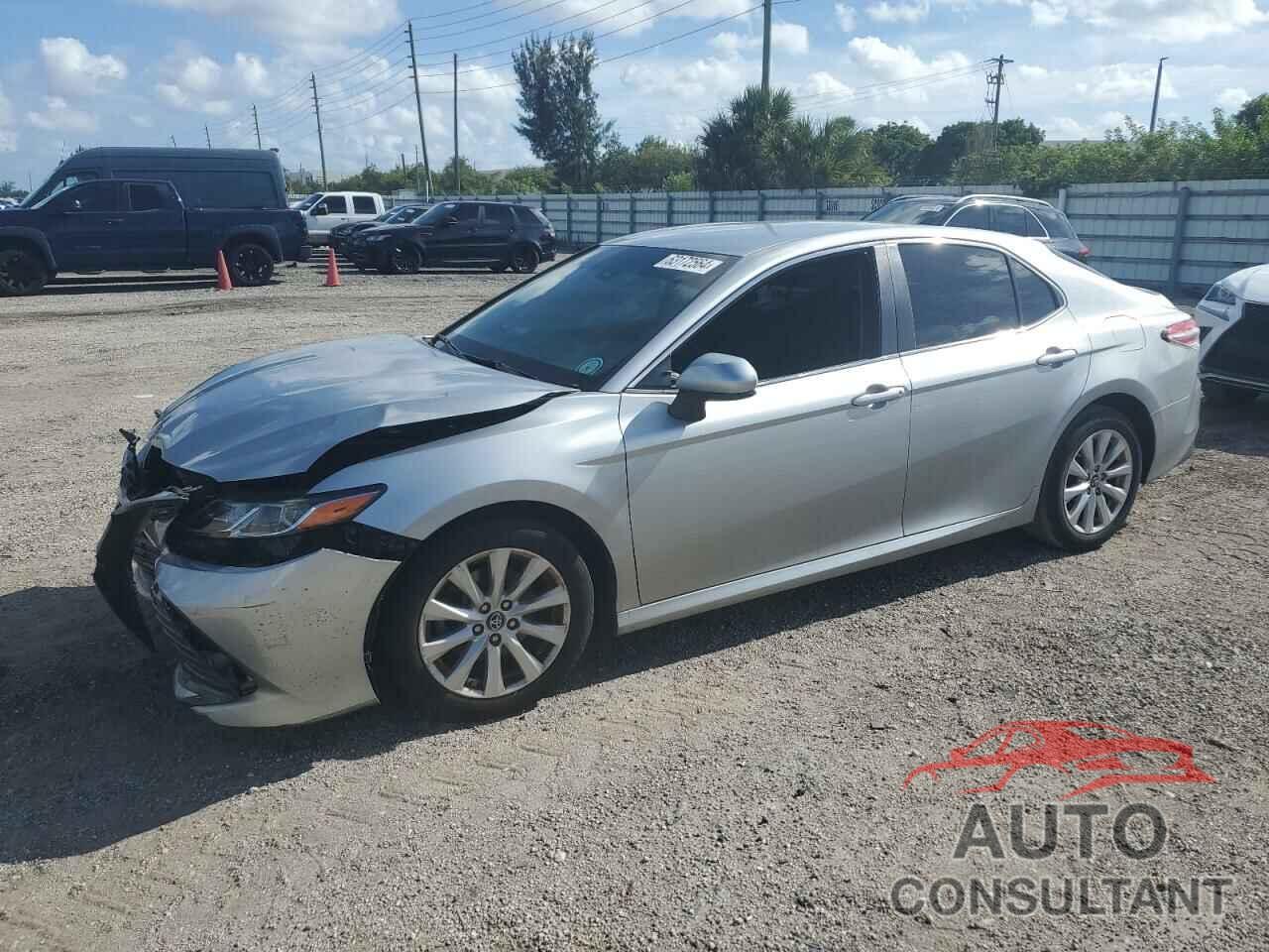 TOYOTA CAMRY 2018 - 4T1B11HK7JU050322