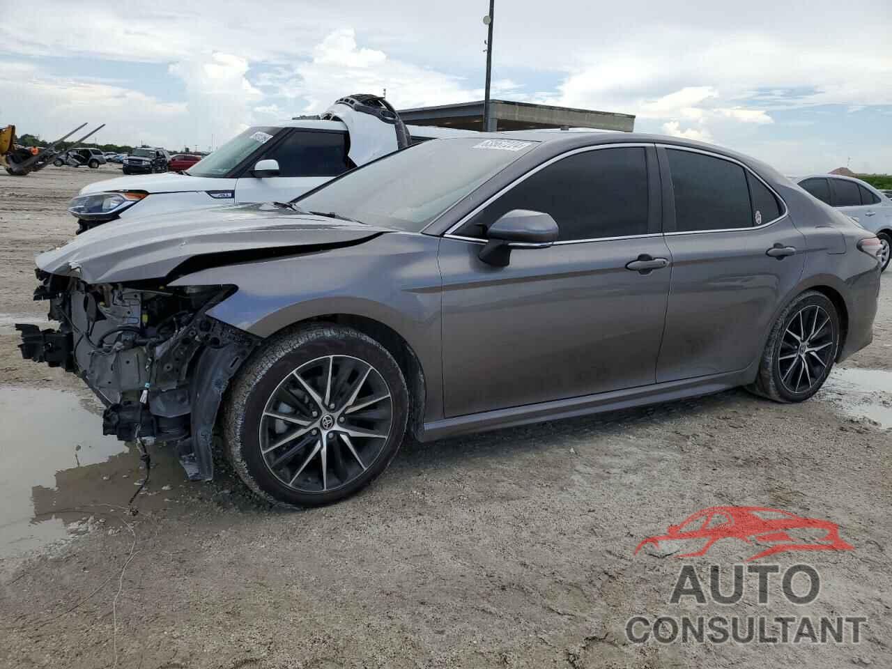TOYOTA CAMRY 2022 - 4T1G11BK5NU070248