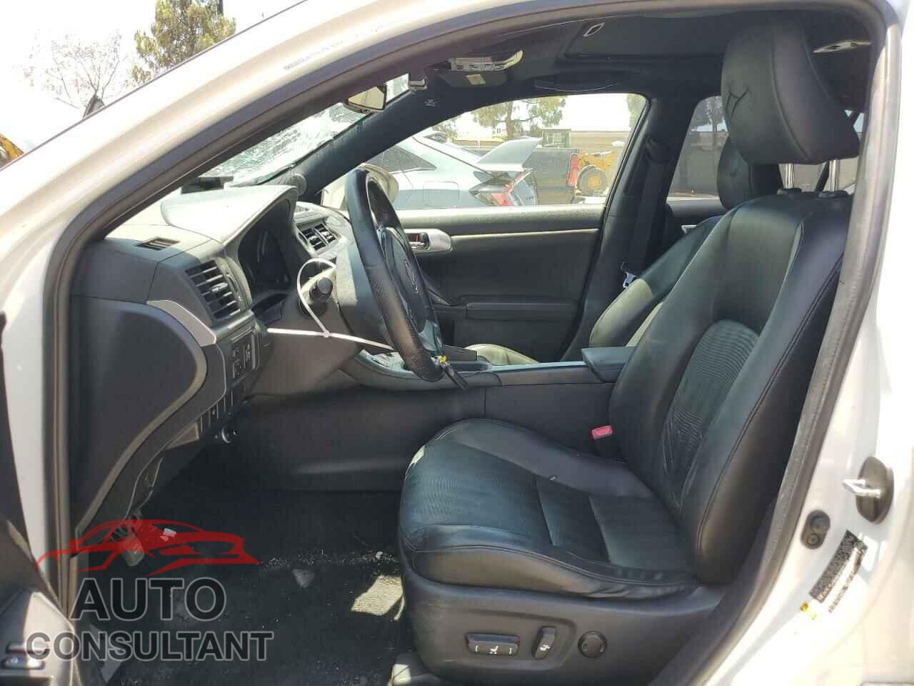 LEXUS CT 200 2012 - JTHKD5BH2C2097366
