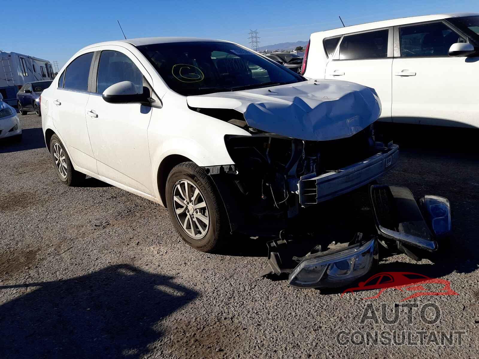CHEVROLET SONIC 2018 - 1G1JD5SH2J4103397