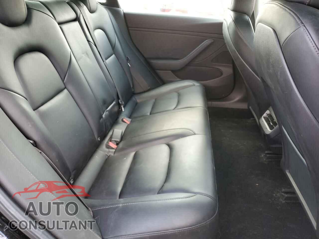 TESLA MODEL 3 2019 - 5YJ3E1EB2KF365329