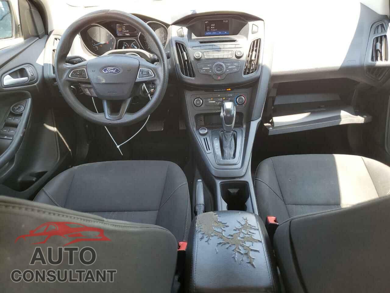 FORD FOCUS 2015 - 1FADP3F23FL279738