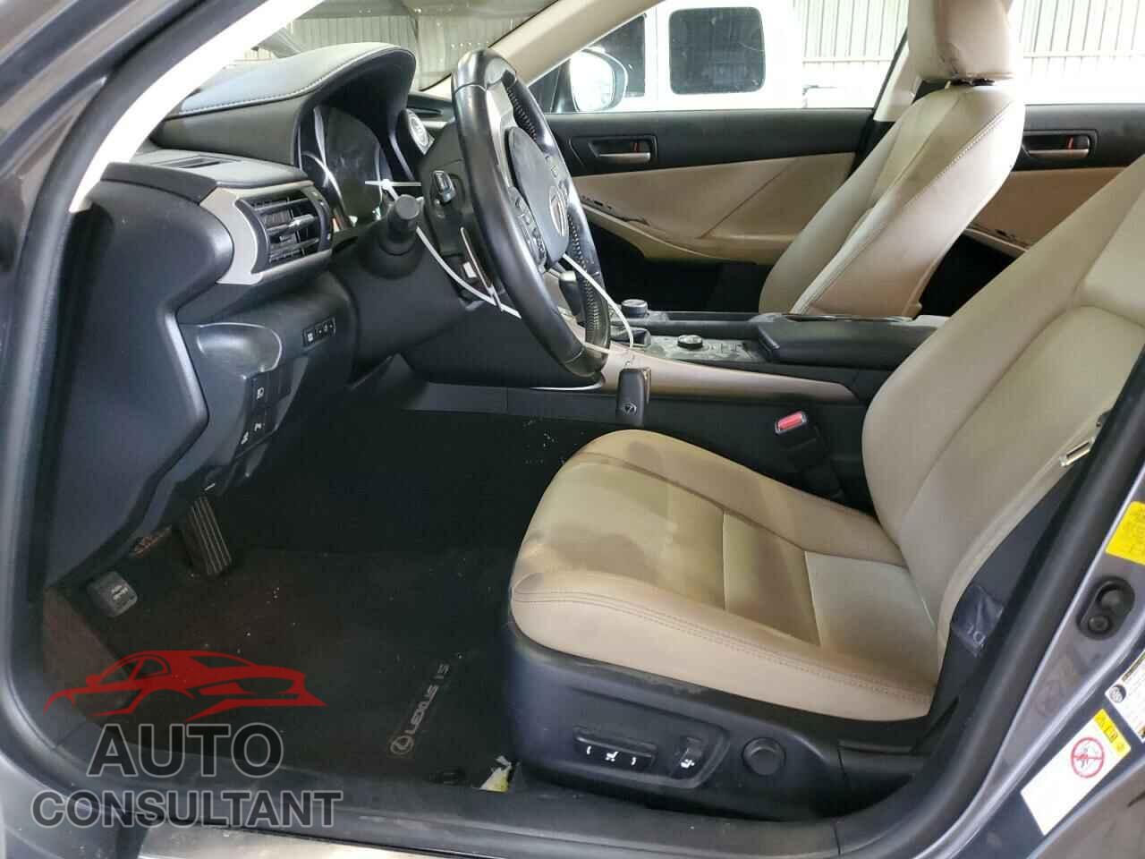 LEXUS IS 2017 - JTHBA1D21H5050667