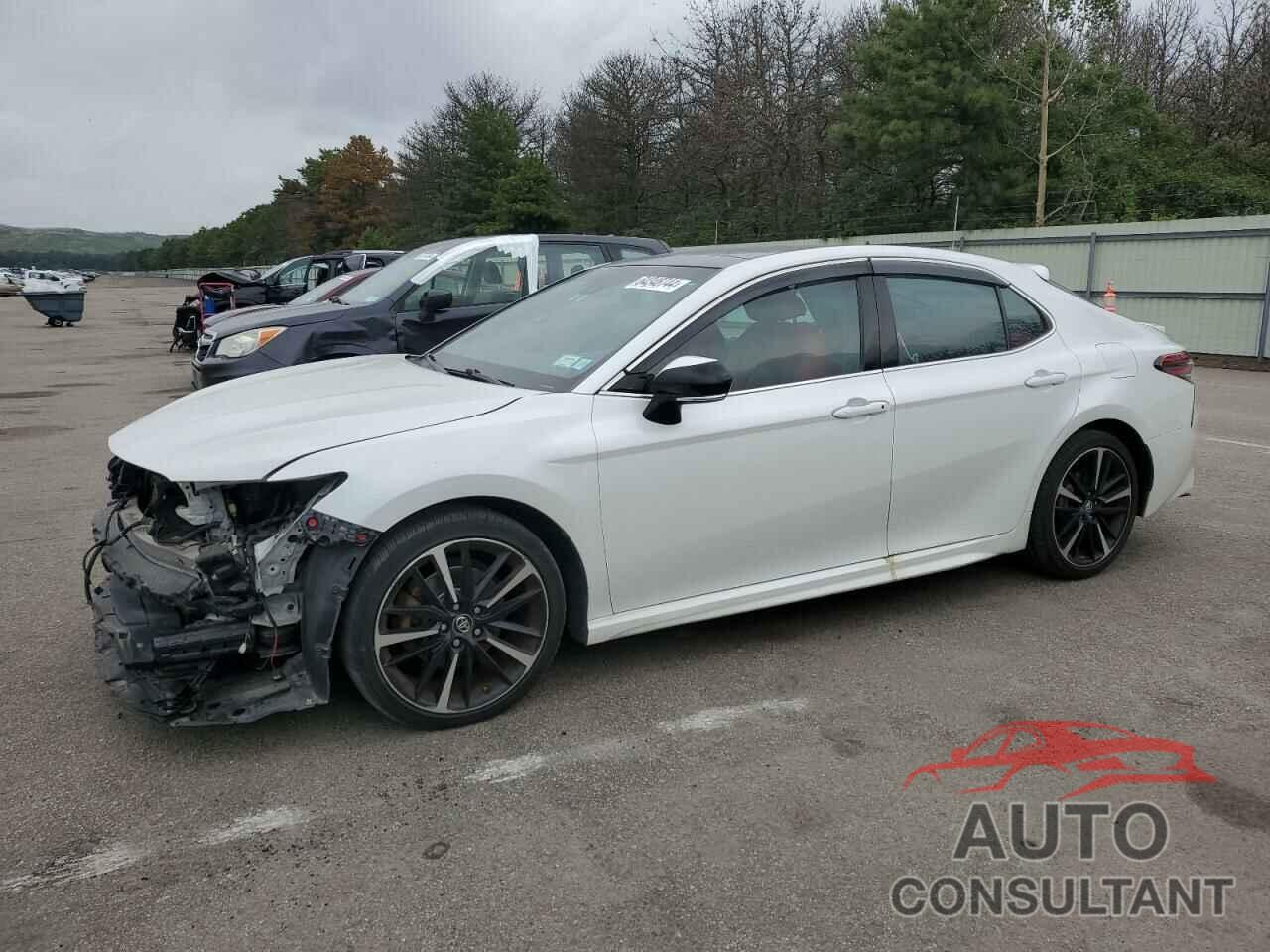 TOYOTA CAMRY 2018 - 4T1B61HK3JU065482