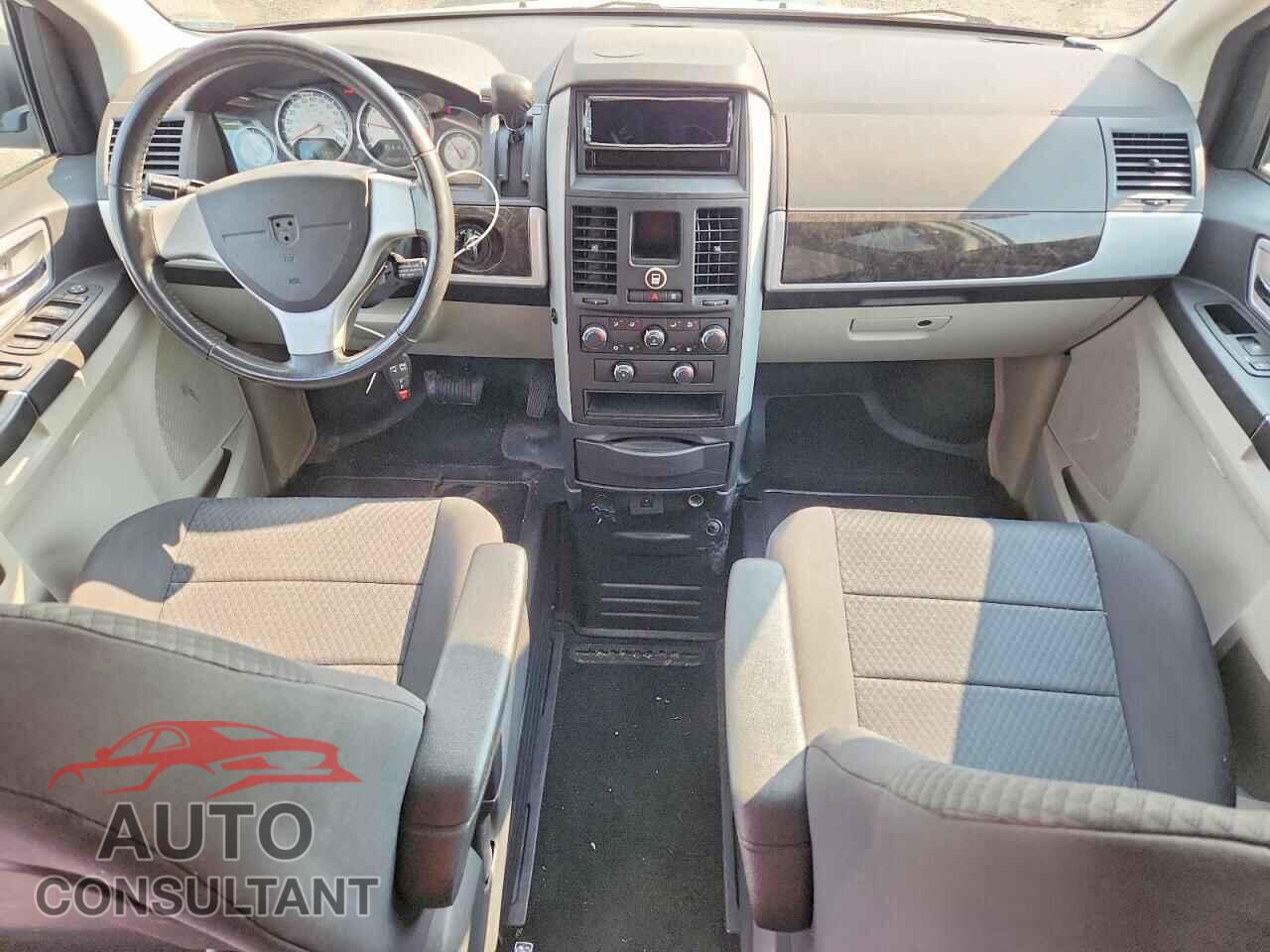 DODGE CARAVAN 2010 - 2D4RN5D15AR131198