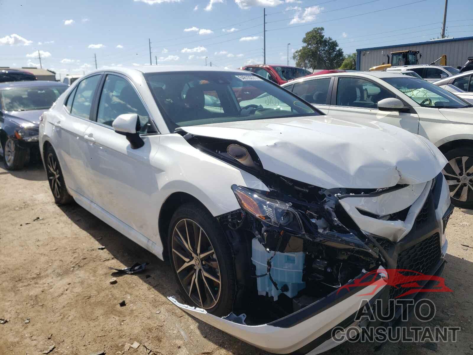 TOYOTA CAMRY 2021 - 4T1G11AK6MU497521