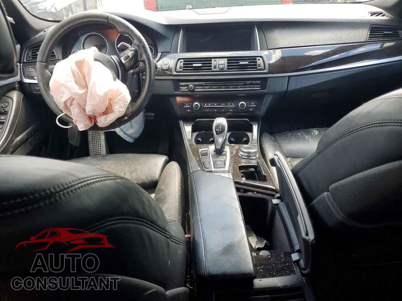 BMW 5 SERIES 2015 - WBA5B3C5XFD547736