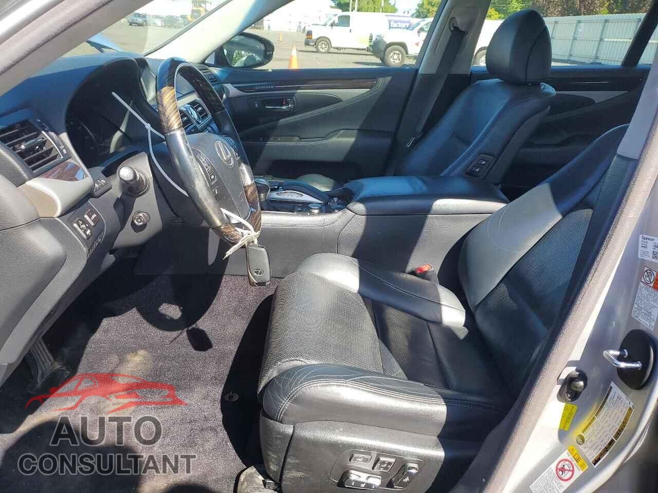LEXUS LS460 2017 - JTHCL5EF8H5028446