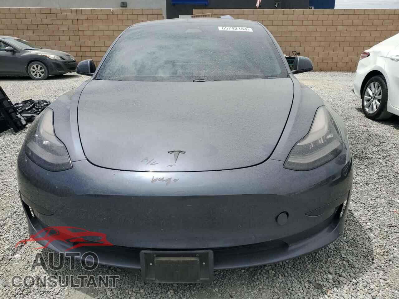 TESLA MODEL 3 2018 - 5YJ3E1EA6JF036185