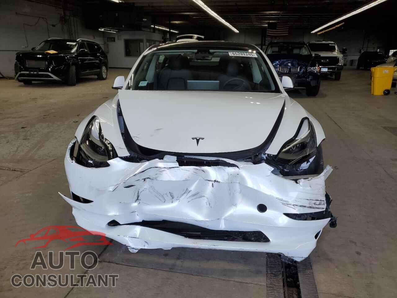 TESLA MODEL 3 2023 - 5YJ3E1EA0PF606982