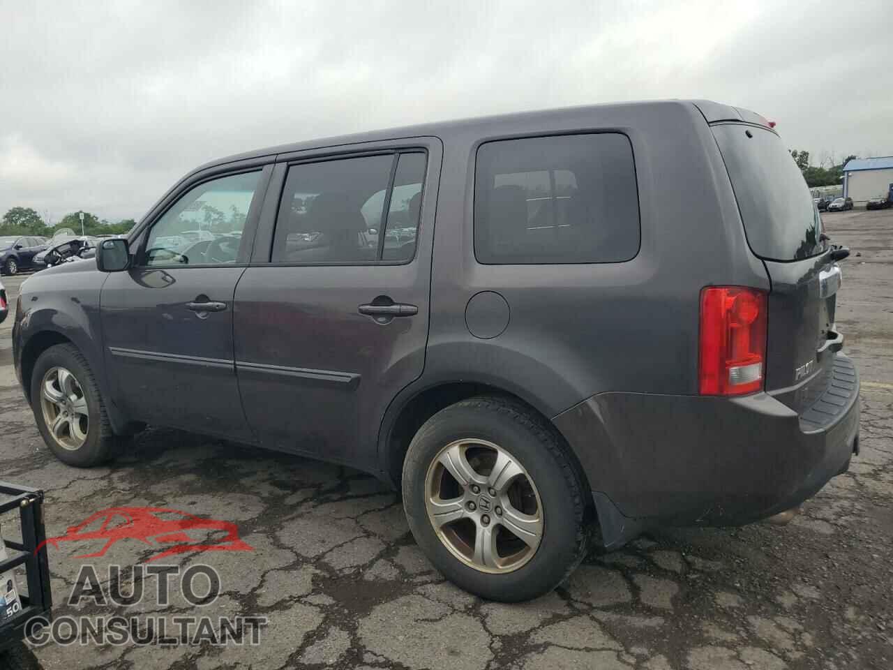 HONDA PILOT 2013 - 5FNYF4H44DB005273