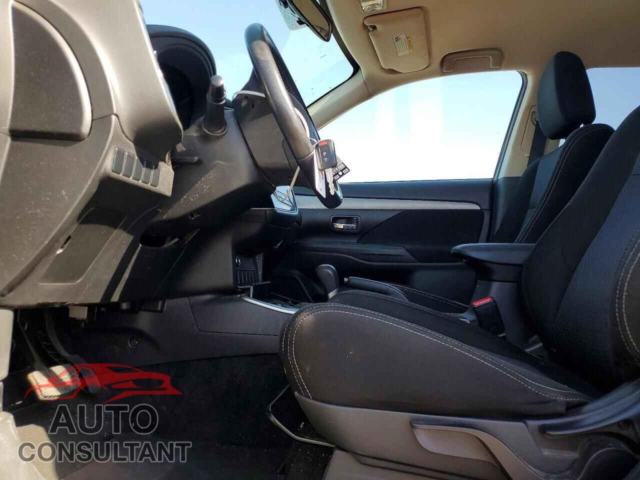 MITSUBISHI OUTLANDER 2017 - JA4AD2A39HZ014445