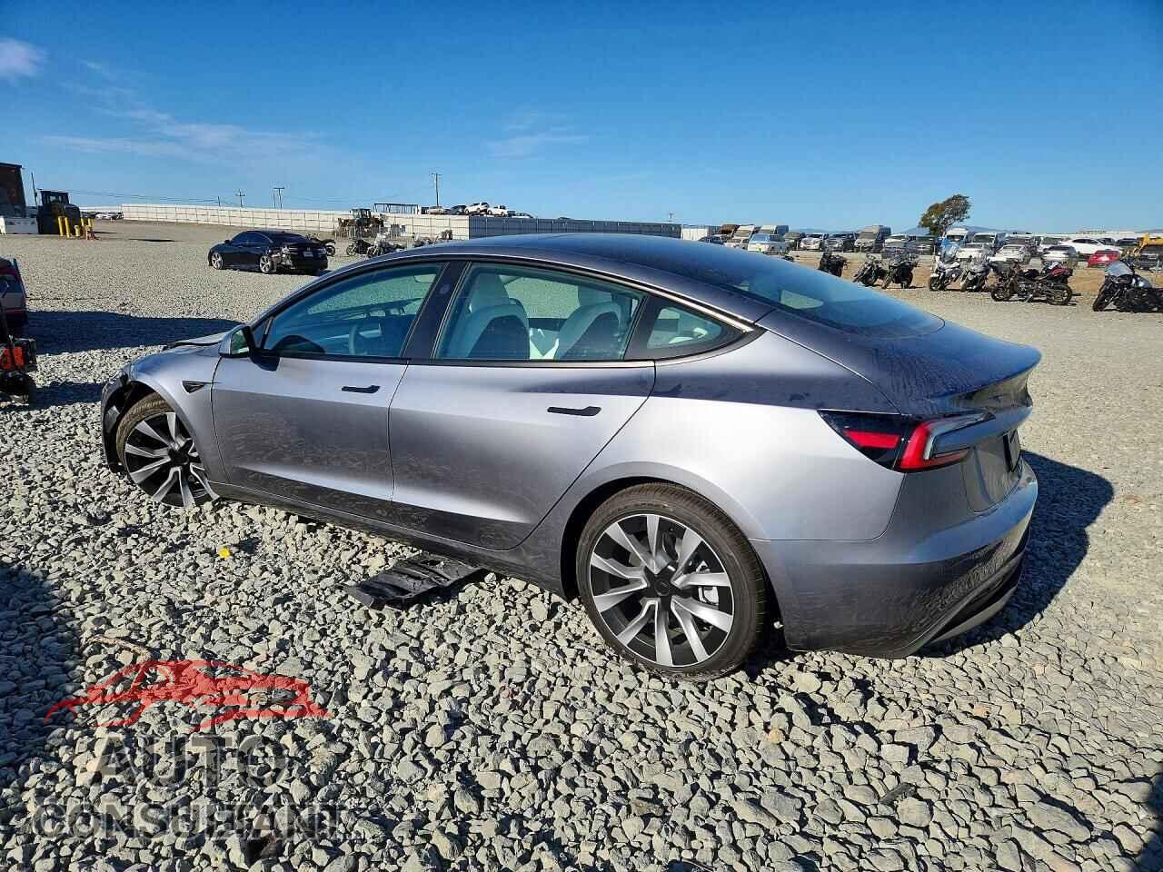 TESLA MODEL 3 2026 - 5YJ3E1EB5TF193735