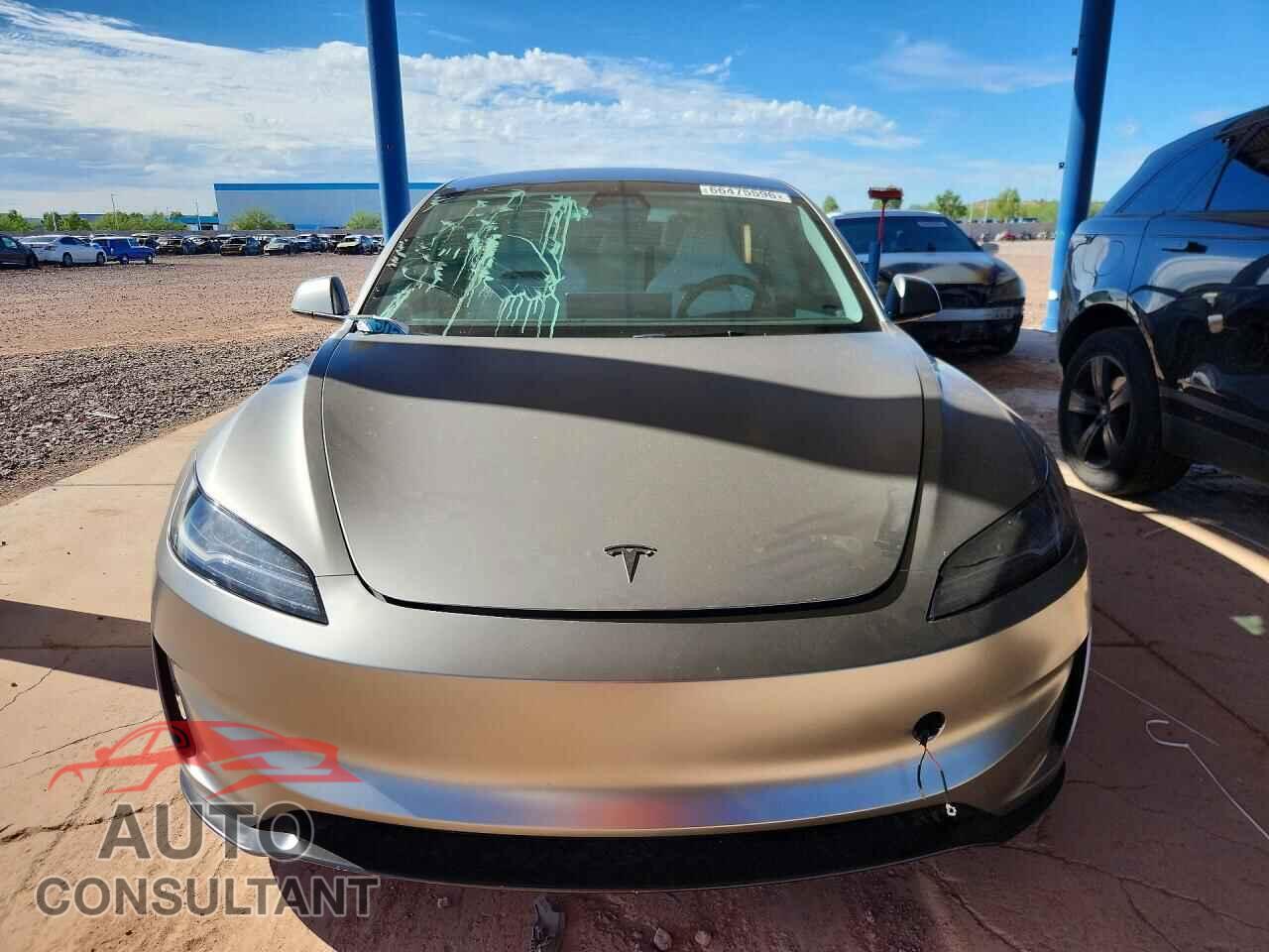 TESLA MODEL 3 2024 - 5YJ3E1ET3RF831739