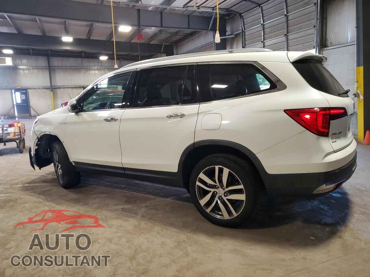 HONDA PILOT 2017 - 5FNYF6H9XHB044317