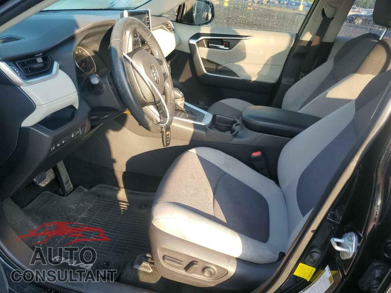 TOYOTA RAV4 2019 - JTMP1RFV2KD037713