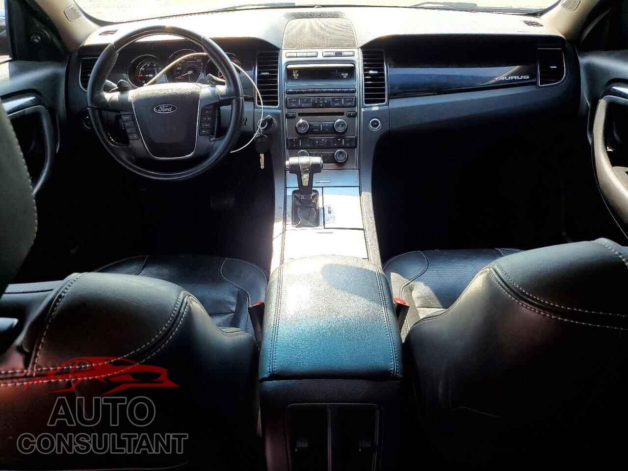 FORD TAURUS 2011 - 1FAHP2FW0BG135940