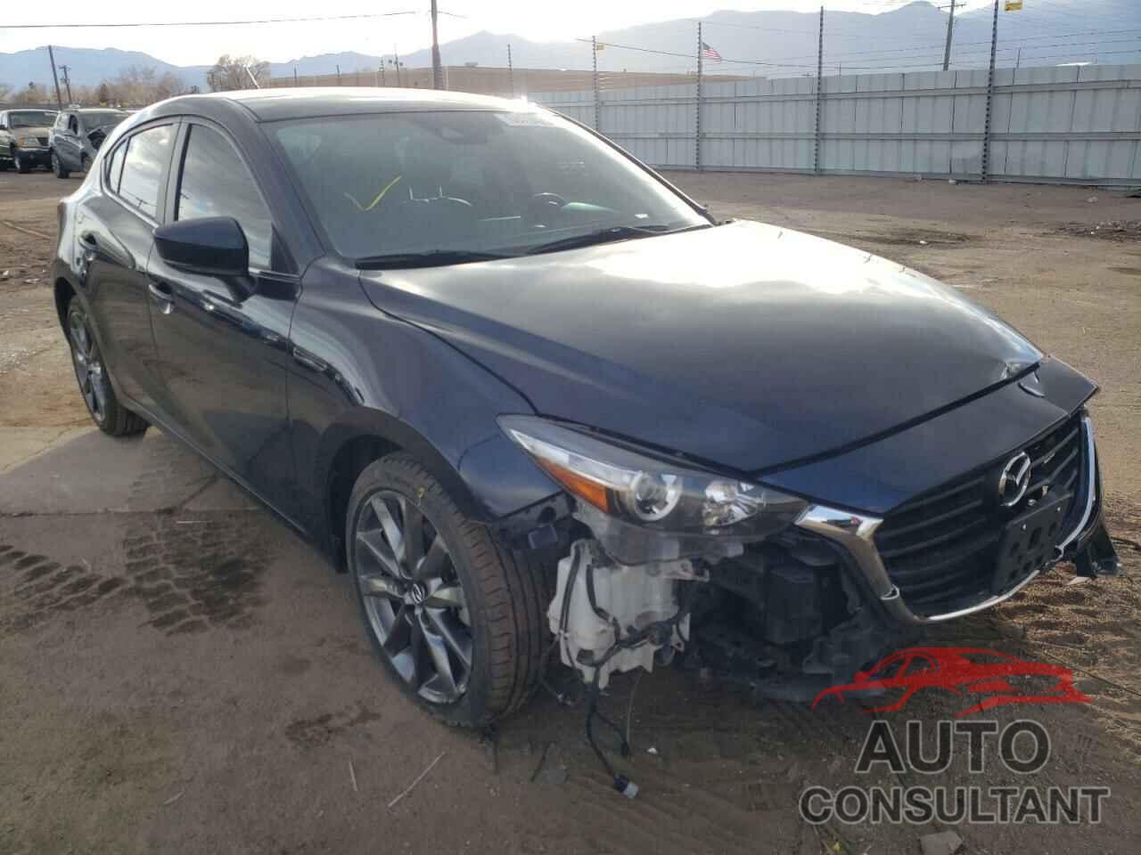 MAZDA 3 2018 - 3MZBN1L37JM213576