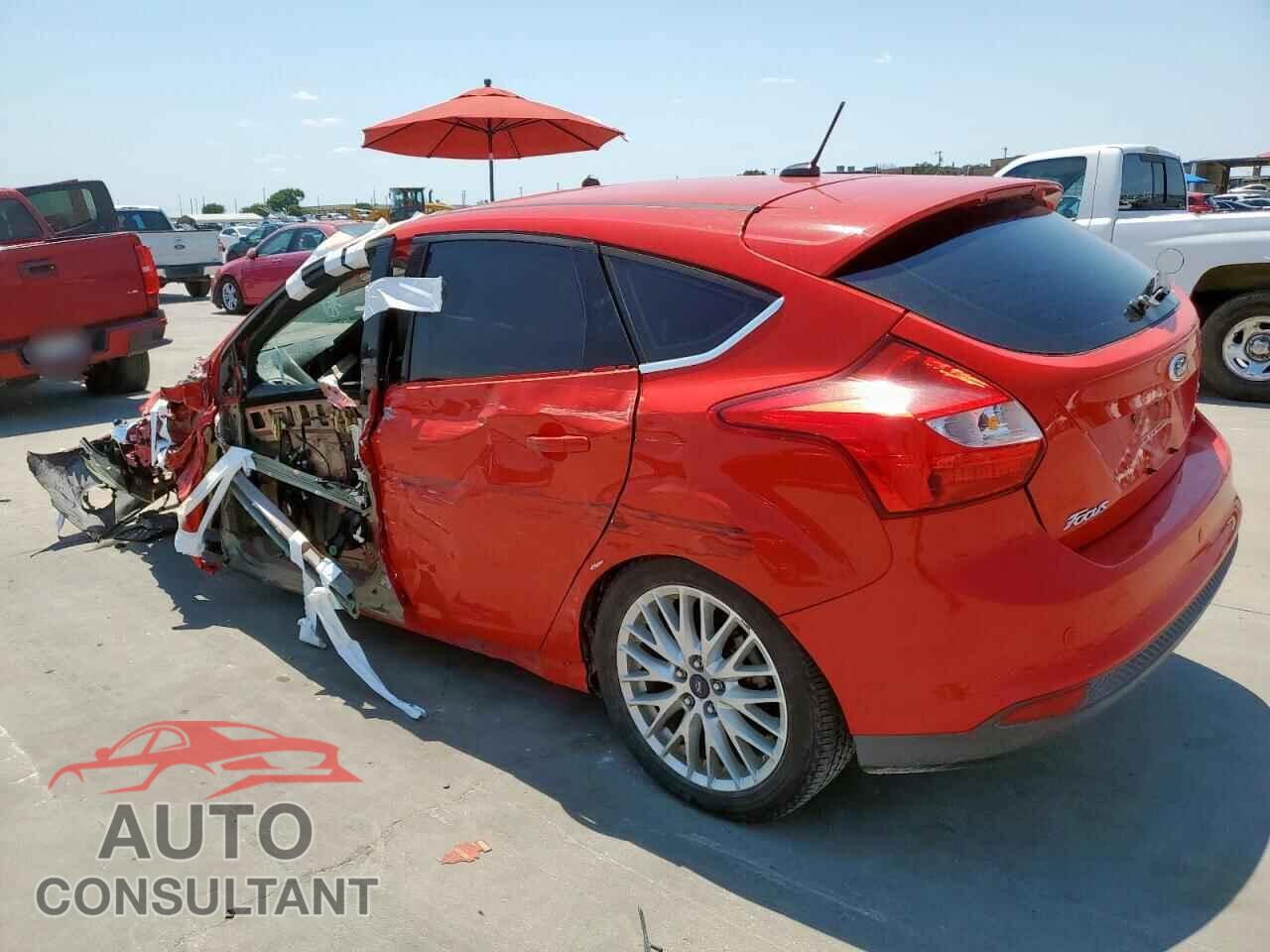 FORD FOCUS 2012 - 1FAHP3M28CL325547