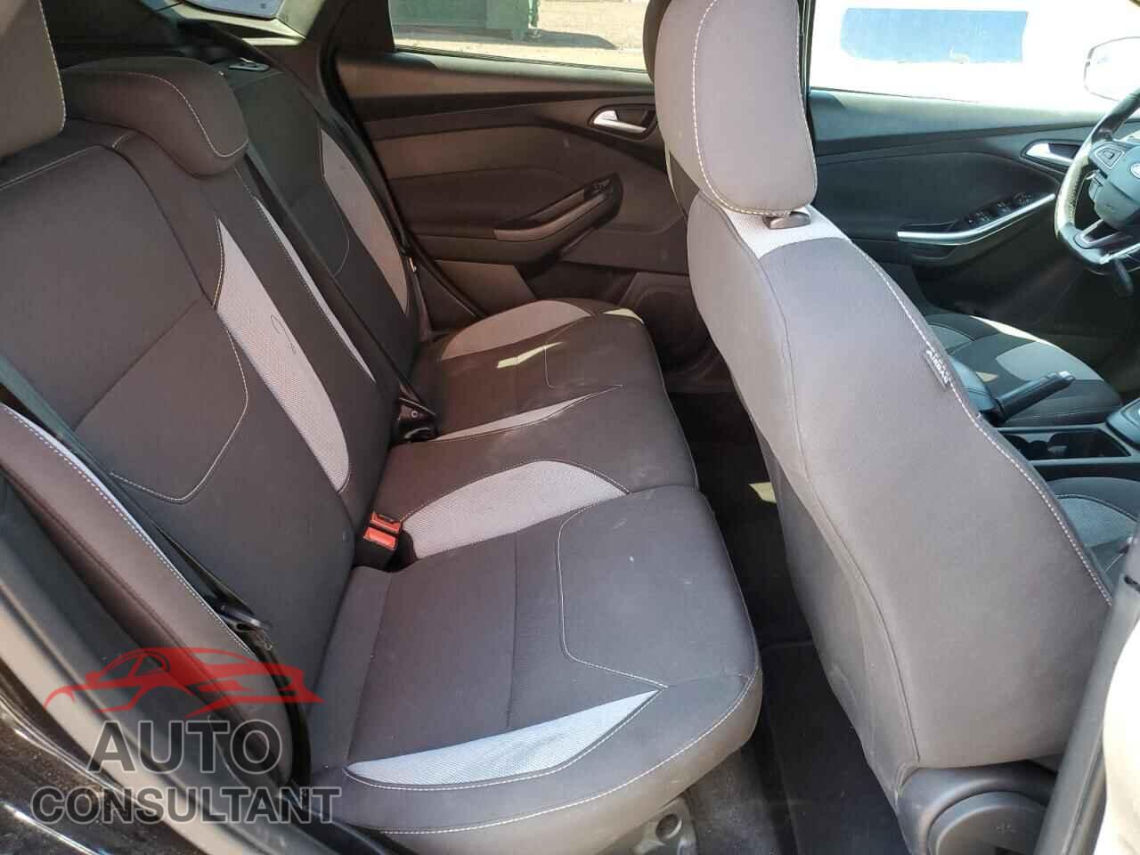 FORD FOCUS 2016 - 1FADP3L95GL253256