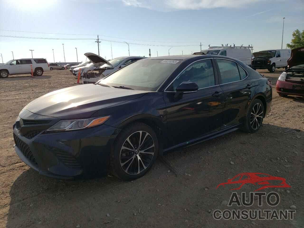 TOYOTA CAMRY 2018 - 4T1B11HK2JU570783