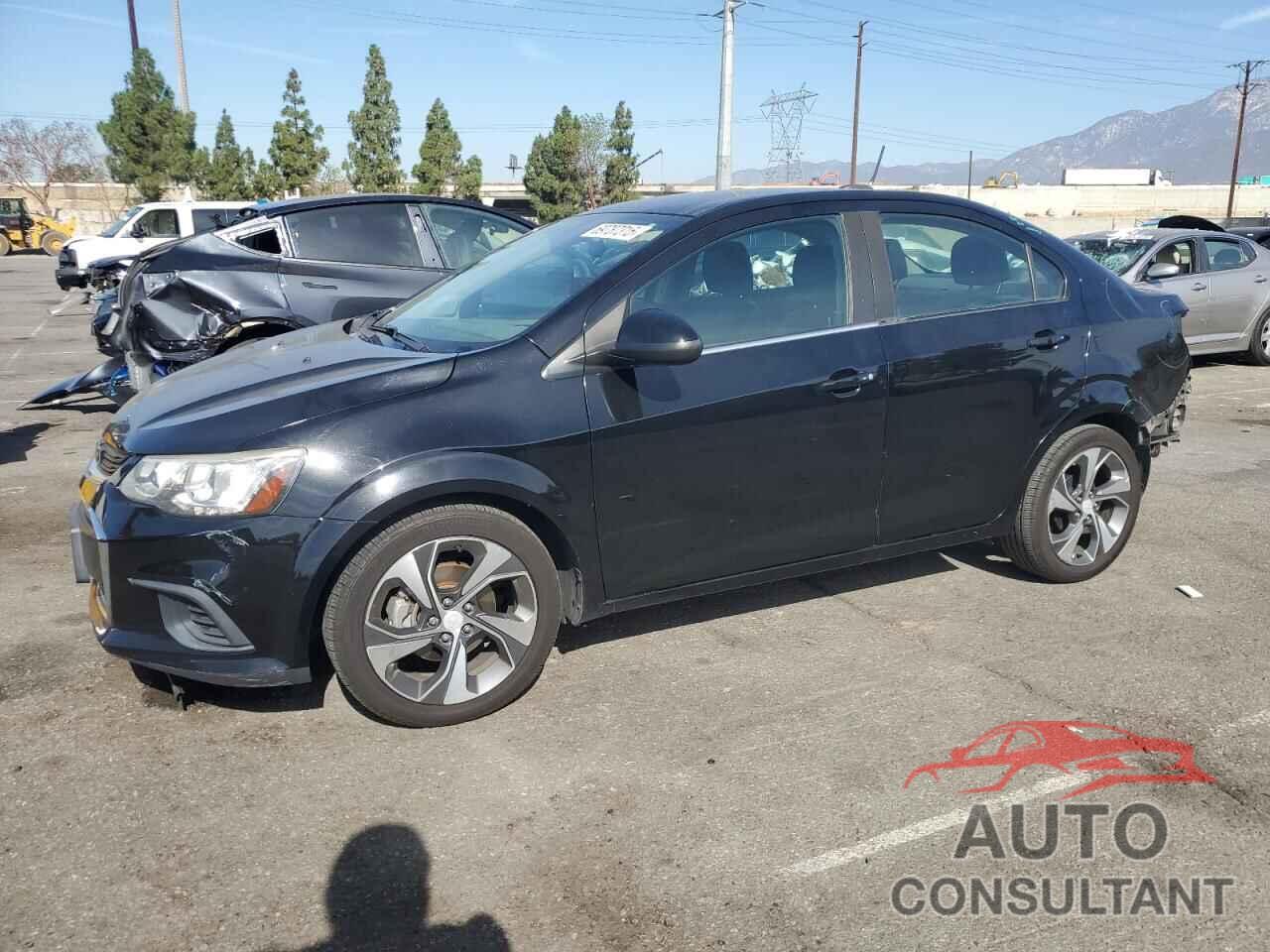 CHEVROLET SONIC 2018 - 1G1JF5SB3J4135801