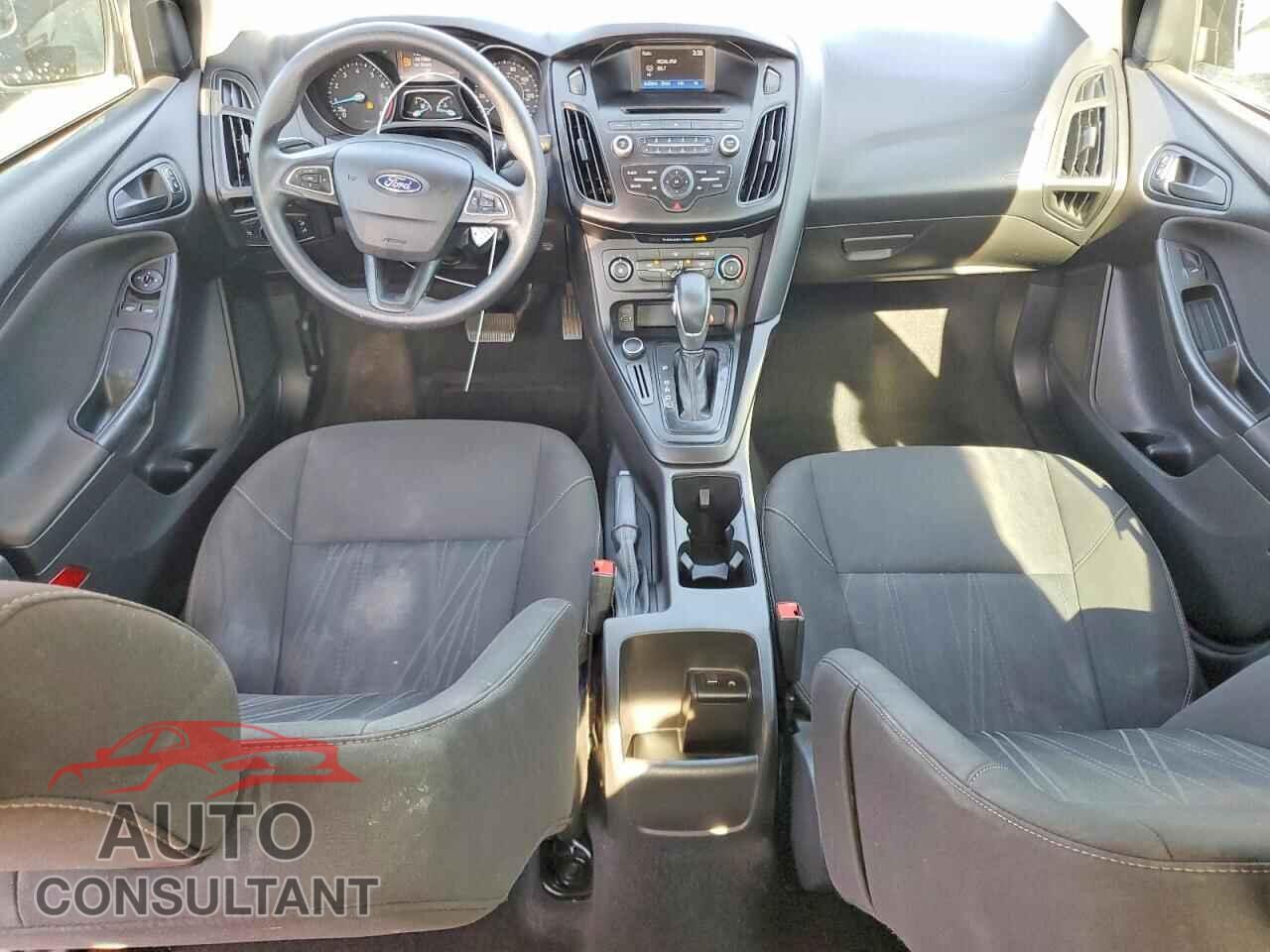 FORD FOCUS 2017 - 1FADP3E26HL343940