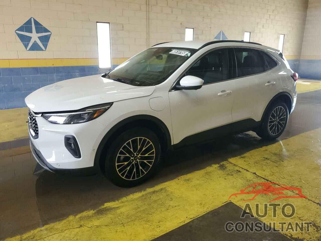 FORD ESCAPE 2023 - 1FMCU0E1XPUA43021
