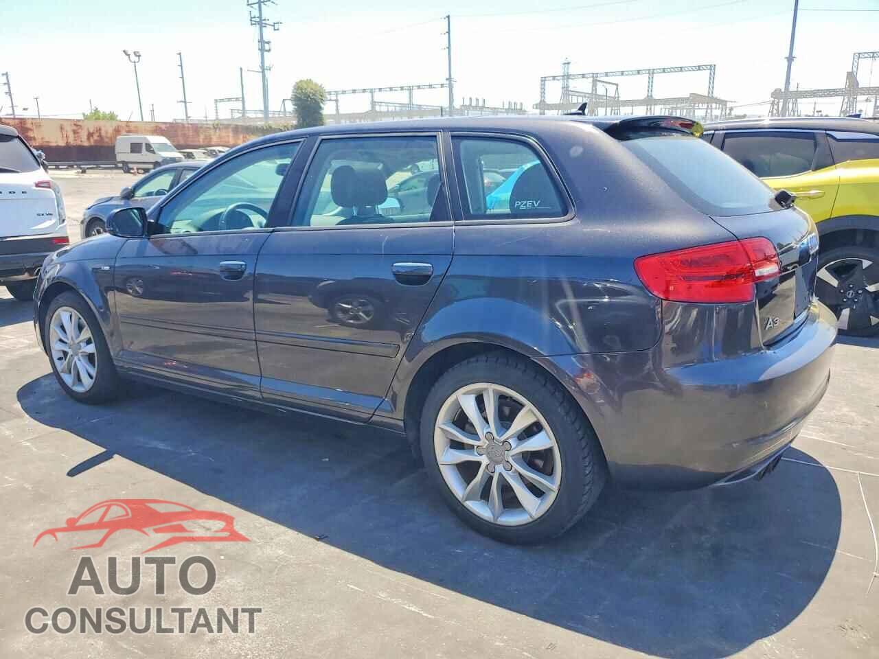 AUDI A3 2012 - WAUBEAFM9CA167088
