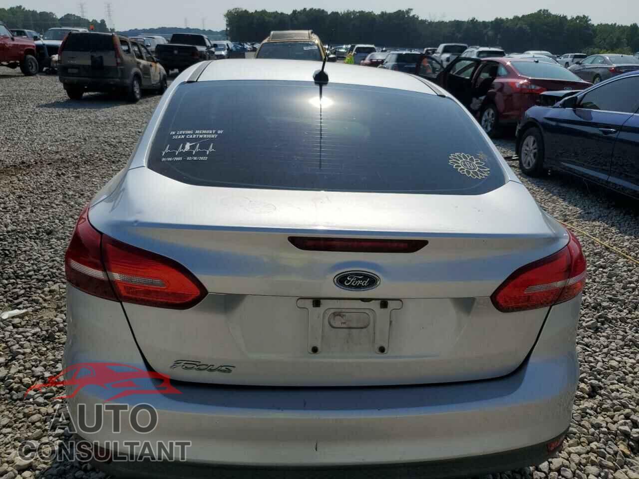 FORD FOCUS 2017 - 1FADP3E20HL241789