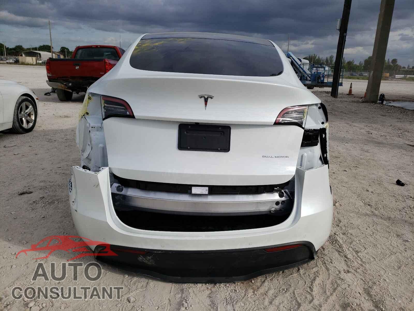 TESLA MODEL Y 2021 - 5YJYGDEE7MF090023