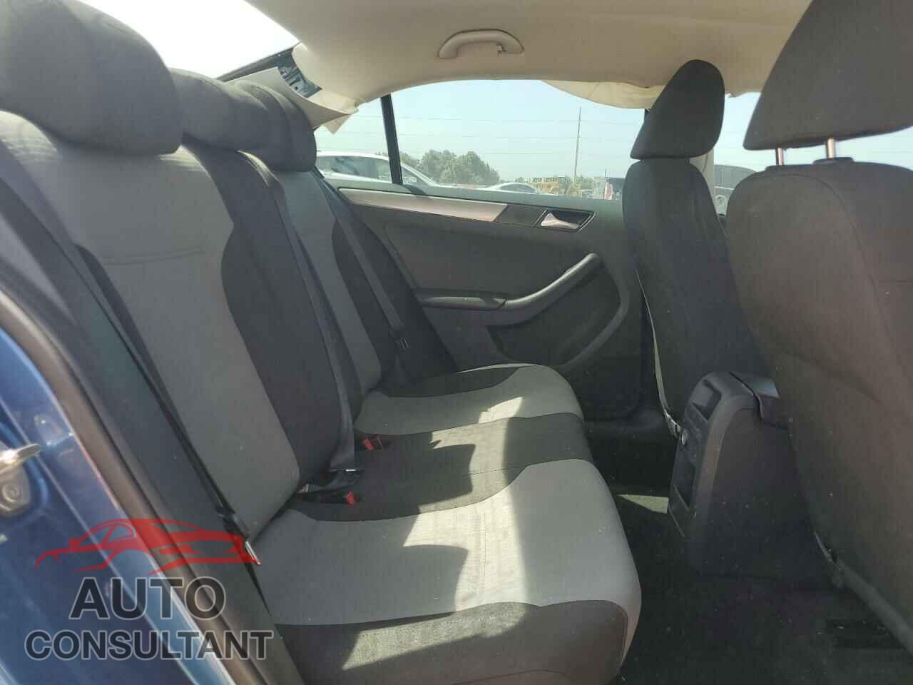 VOLKSWAGEN JETTA 2017 - 3VW2B7AJ3HM227191