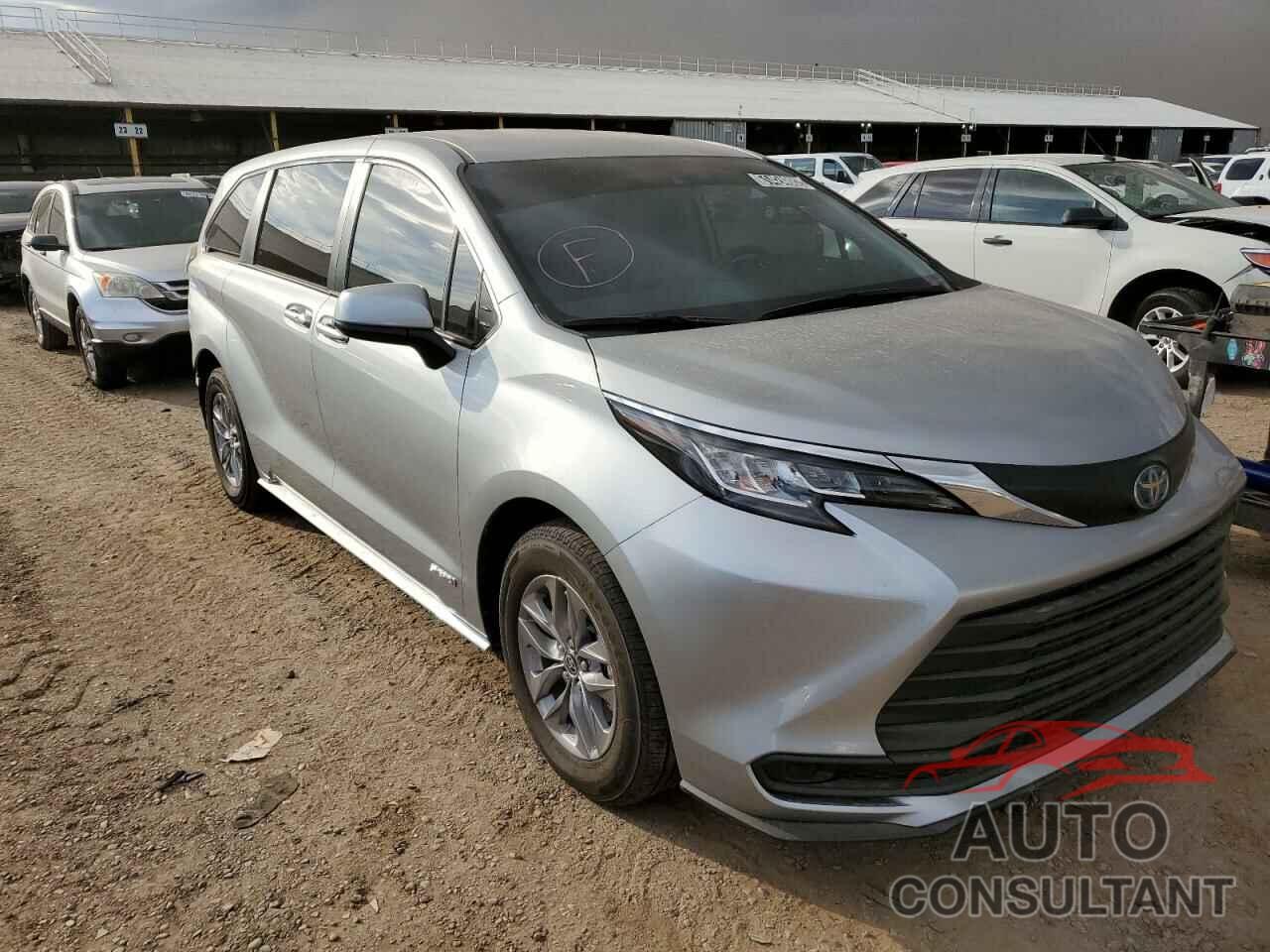 TOYOTA SIENNA 2021 - 5TDKRKEC5MS021670