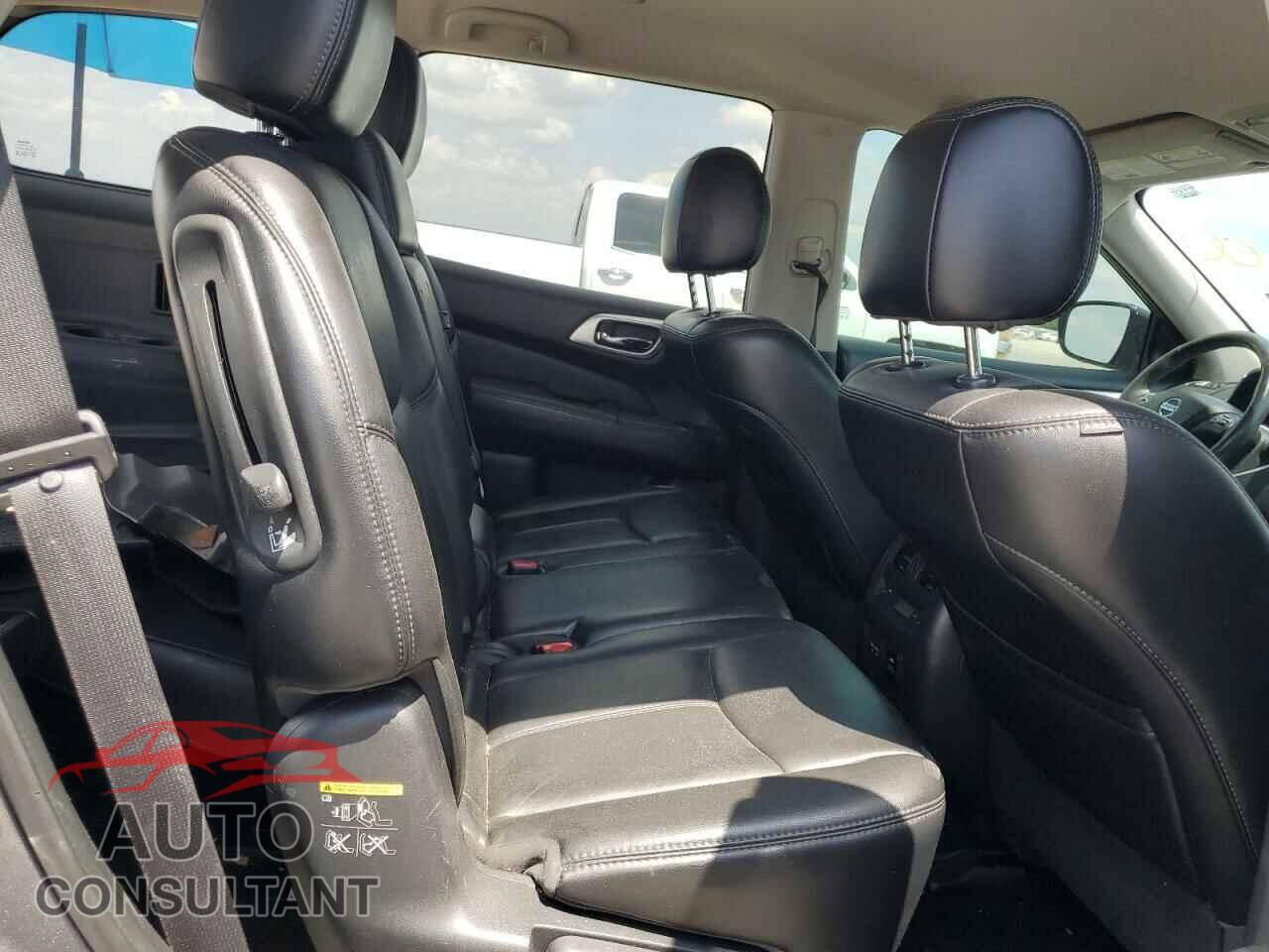 NISSAN PATHFINDER 2017 - 5N1DR2MMXHC684027