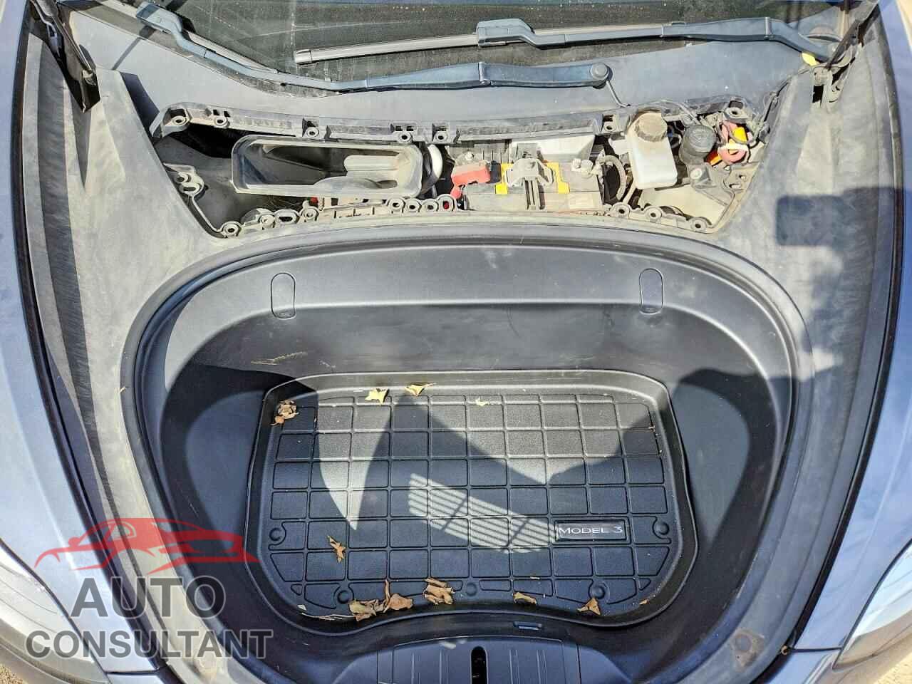 TESLA MODEL 3 2017 - 5YJ3E1EA5HF001261