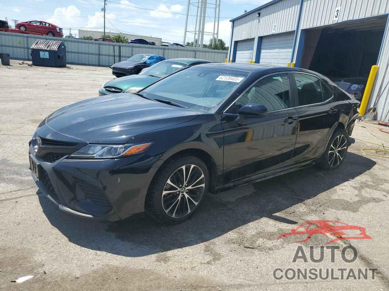 TOYOTA CAMRY 2018 - 4T1B11HK1JU132210