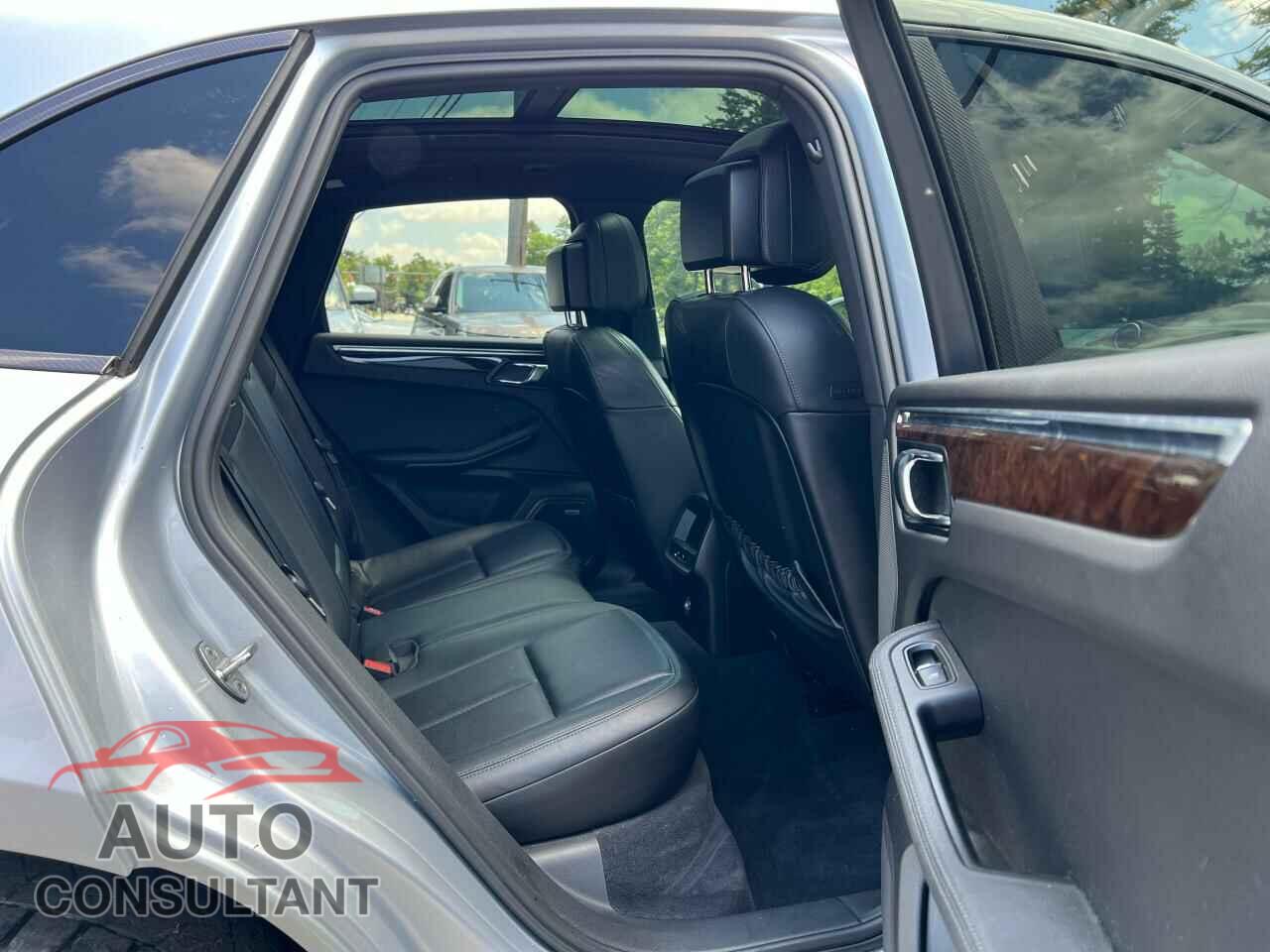 PORSCHE MACAN 2015 - WP1AB2A51FLB53576
