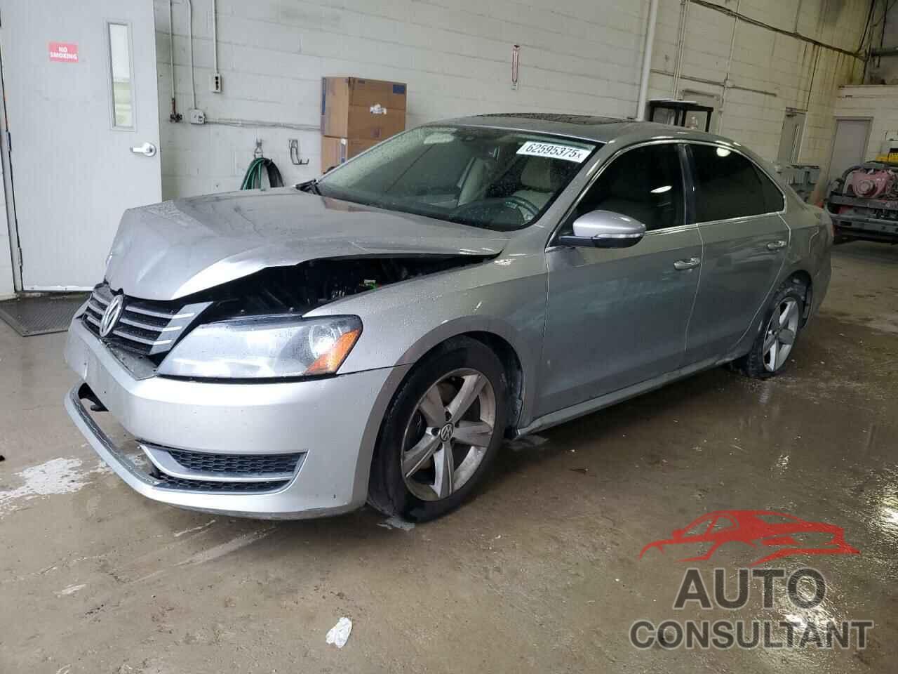 VOLKSWAGEN PASSAT 2012 - 1VWBH7A30CC030229