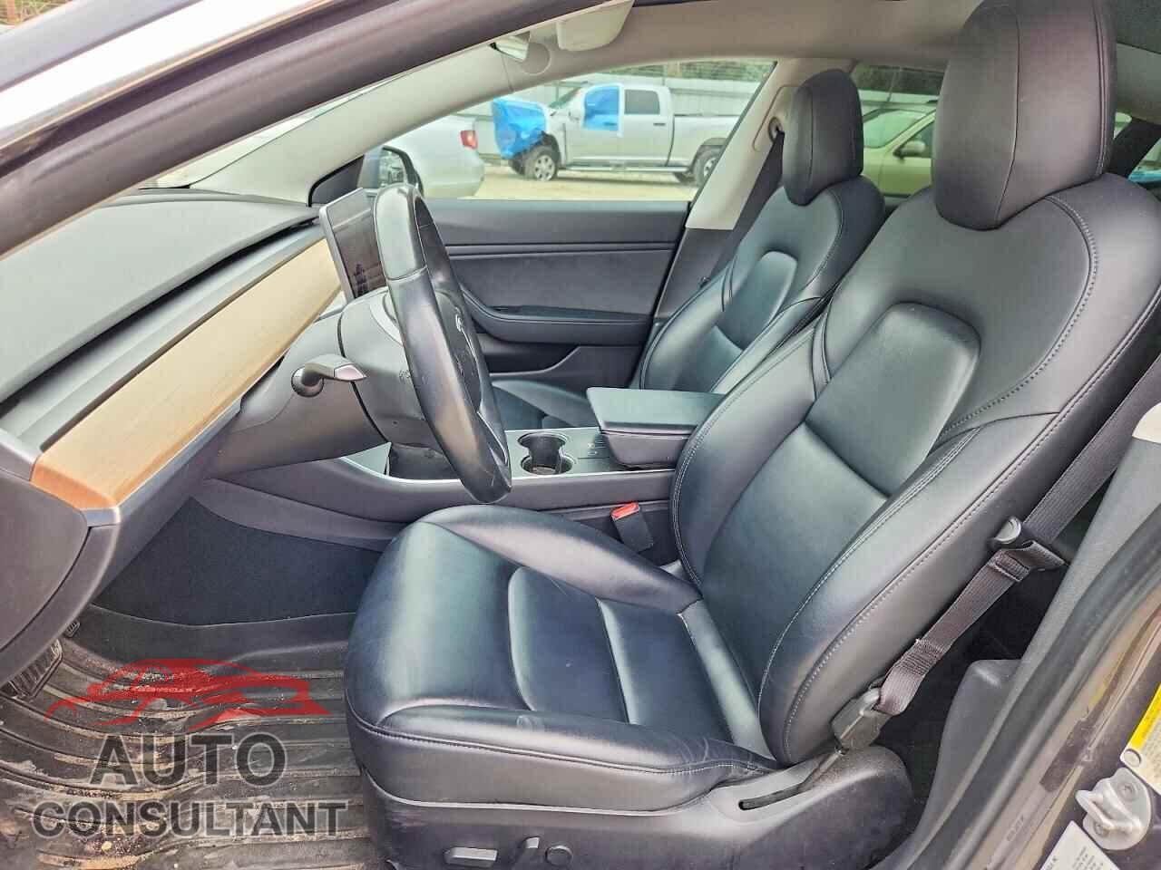 TESLA MODEL 3 2019 - 5YJ3E1EAXKF313552