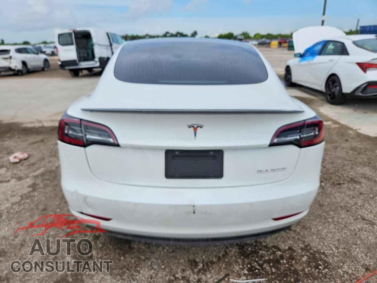 TESLA MODEL 3 2019 - 5YJ3E1EB2KF486944