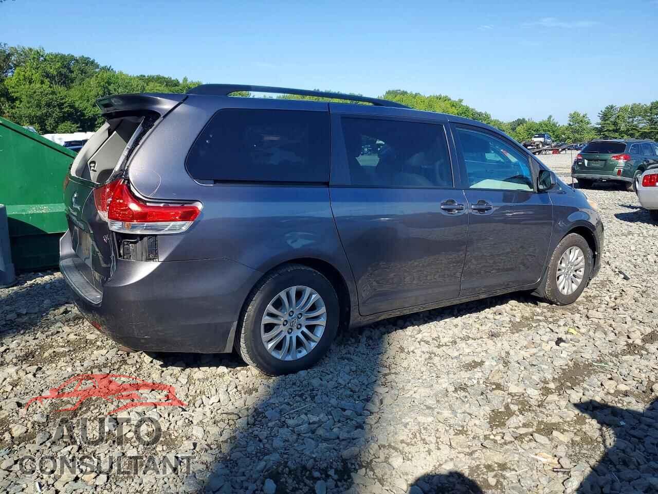 TOYOTA SIENNA 2013 - 5TDYK3DC8DS291403