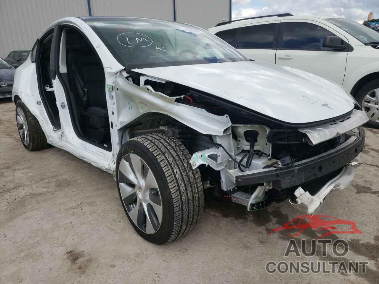 TESLA MODEL Y 2021 - 5YJYGDEE6MF083516