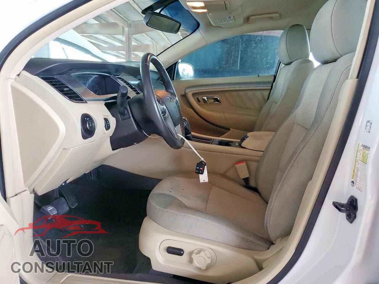 FORD TAURUS 2018 - 1FAHP2E87JG104279