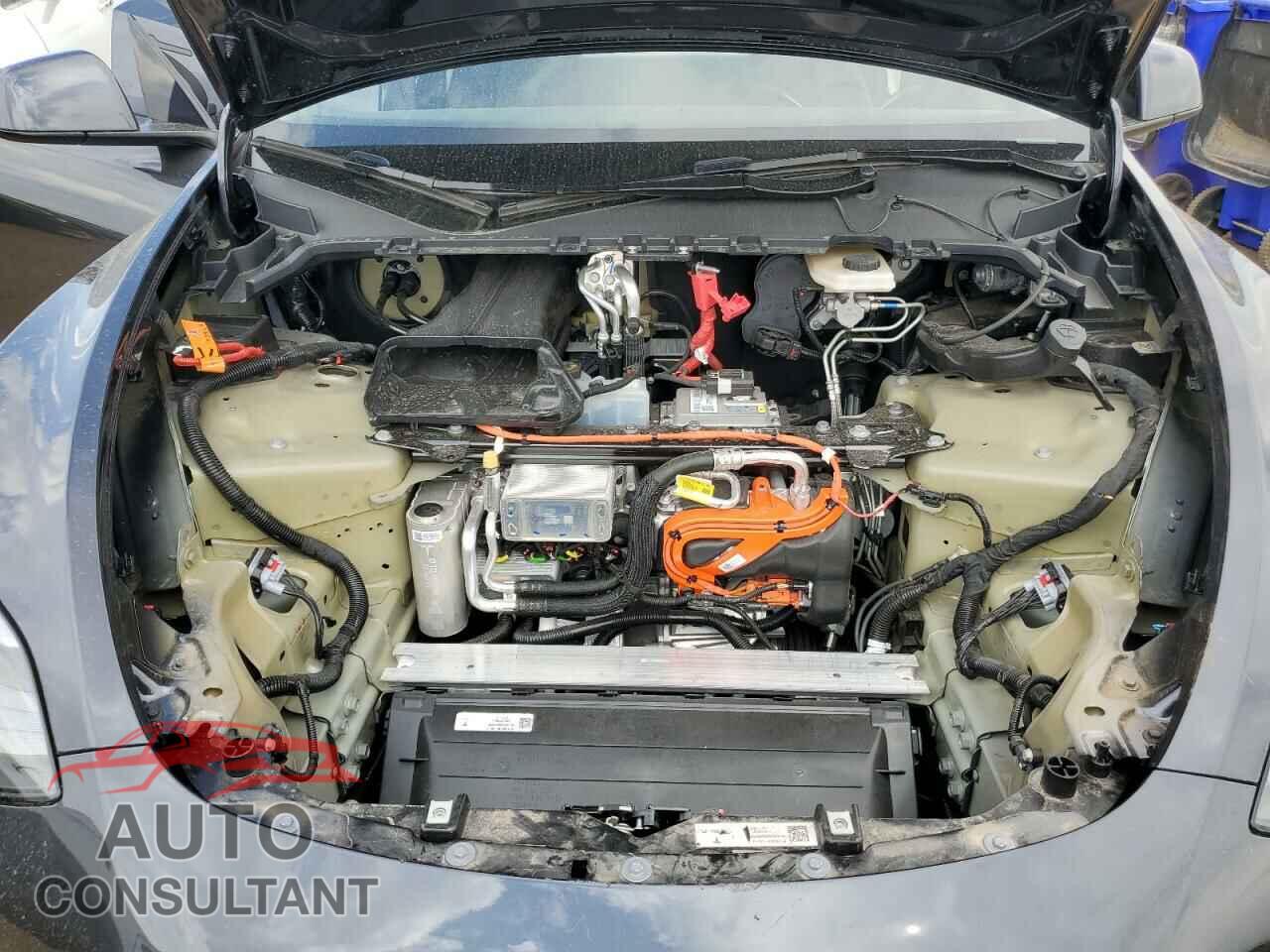 TESLA MODEL Y 2024 - 7SAYGDEE9RF072858